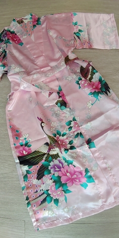 Kimono Infantil De Cetim Com Estampa De Pavão - Rosa na internet