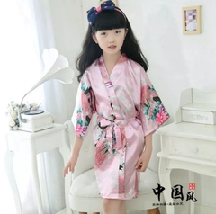 Kimono Infantil De Cetim Com Estampa De Pavão - Rosa - loja online