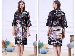 Kimono De Cetim Fino Preto Longo Estampa De Gueixa - comprar online