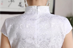 Vestido curto oriental Branco Pavão Bordado - Kimonos Liberdade