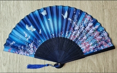 Leque Japonês estampa Borboletas e Sakura - Azul