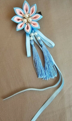 Kanzashi acessório para cabelo com pingente - Azul com Rosa