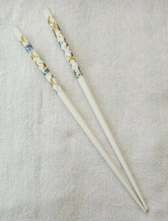 Hashi para cabelo em madeira - Tsuru - Branco modelo 2