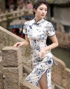 Imagem do Vestido Longo Qipao Branco Floral Azul Marinho