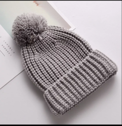 Gorro Pompom Cores na internet