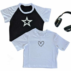 kit 2 blusas cropped coração branca estrela preta