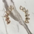 Brinco ear cuff festa gota pedras e cristais prata banhado a ouro