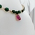 Conjunto colar pedras oval verde esmeralda com gota fúcsia e brinco gota fúcsia - loja online