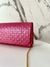 Bolsa Clutch Rosa Texturizada em Courino com Corrente Dourada - loja online