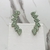 Brinco ear cuff festa folhas cristais verde claro, base prata - comprar online