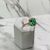 Anel de pedra quadrada verde claro cravejado com zirconias banhado a ouro - comprar online