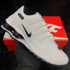 Nike shox nz deals branco e cinza
