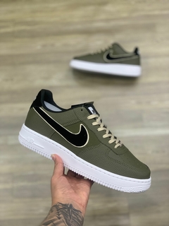 Nike verde store musgo