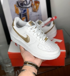 Tênis Nike Air Force dourado promoção - Fwstoree