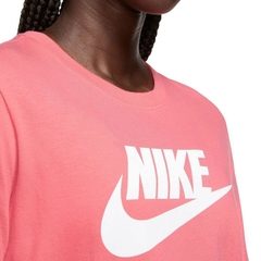 Camiseta Nike Sportswear Essential Rosa - comprar online