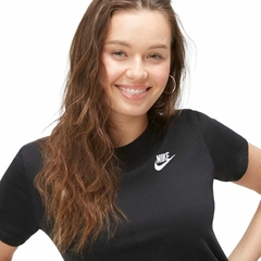 Camiseta Nike Sportswear Tee Club Essential Preto - comprar online