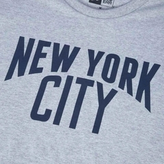 Camiseta New Era New York City Back School Cinza na internet