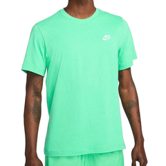 Camiseta Nike Sportswear Club Tee Verde