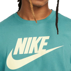 Camiseta Nike Sportswear Icon Future Verde Água na internet