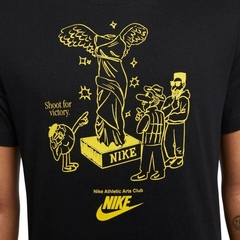 Camiseta Nike Sportswear Shoot For Victory Preto - comprar online