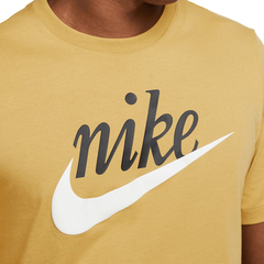 Camiseta Nike Sportswear Tee Futura Mostarda na internet
