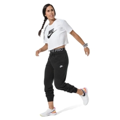 Cropped Nike Sportswear Essential Branco na internet