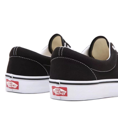 Tênis Vans UA Era Preto/Branco na internet