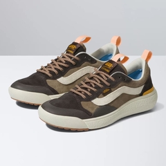 Tênis Vans Ultrarange Exo Marrom/Multicor na internet