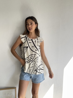 BLUSA LINO ELASTIZADO ESTAMPADO CON VOLADOS - SALMA en internet