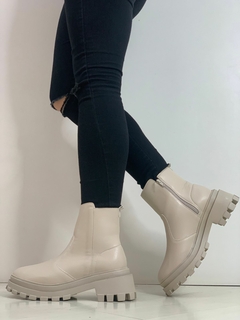 BOTA COTURNO HARTY 02 04/2023 VB2457 OFF WHITE na internet