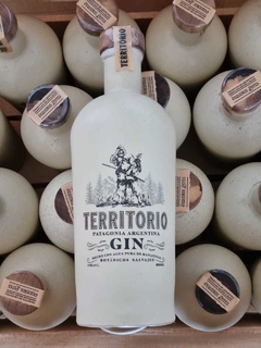 Gin Territorio 750cc botella cerámica (Comodoro) - comprar online