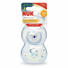 NUK SET DE 2 CHUPETES STAR DIA Y NOCHE TALLE 1 KOALA CELESTE 0-6M 10730170