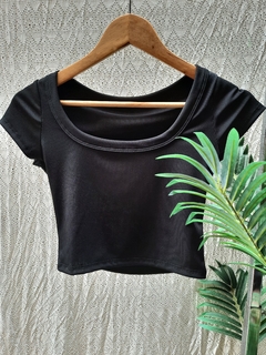 Remera Aelia Negra en internet