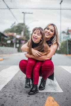 Calça cirre vermelha e blusinha malha canelada mãe e filha - comprar online