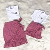 Conjunto saia amarra rosa e blusinha detalhe manga branca mãe e filha