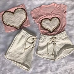 Conjunto shorts Creme e blusinha Rosa coração mãe e filha