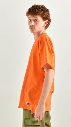 REMERA OVERSIZE ESSENTIAL en internet