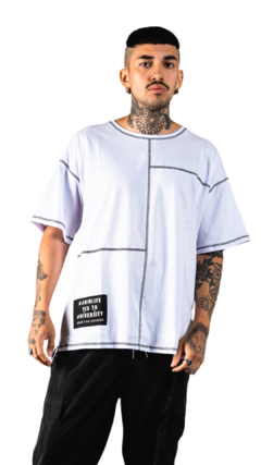 Imagen de REMERA OVERSIZE SR. BORDADOR