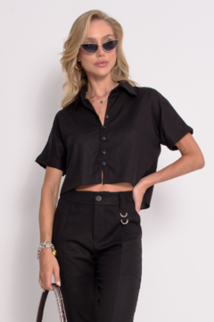 Camisa em Viscose com Abertura Atrás