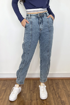 Calça Mom Jeans na internet