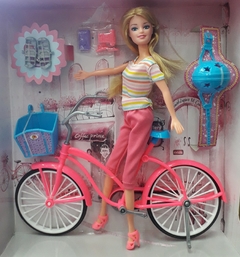 Muñeca con bicicleta excelente ropa y accesorios - comprar online