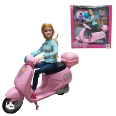 Muñeca Articulada Con Moto Scooter Y Accesorios En Caja