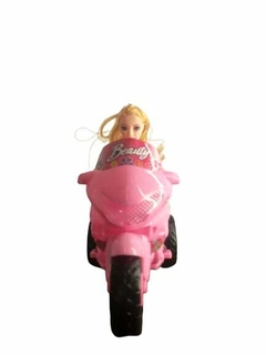 Muñeca Articulada Con Moto 3 Ruedas A Pila Con Luz Y Sonido. - comprar online