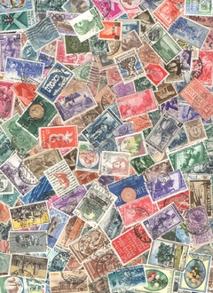00651 Itália Pacote com 200 selos diferentes Linda Escolha!