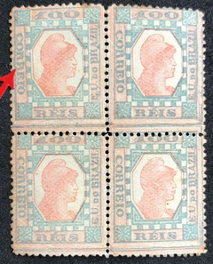 Brasil (79E) Tintureiro 100 réis azul e vermelho quadra com um dos selos com variedade CORRBIO ao invés de CORREIO NN