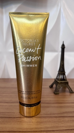 Vitorias Secret Shimmer Coconut Passion 236ml