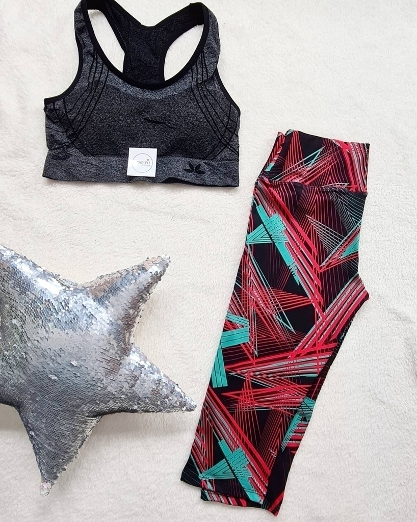 Capri sportswear top