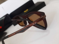 Óculos de Sol Ray-Ban Wayfarer RB4287 edição especial Ferrari na internet