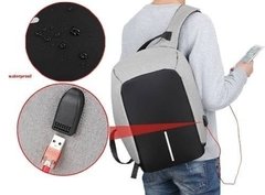 Imagen de Mochila Antirrobo Notebook Tablet Con Puerto De Carga Usb