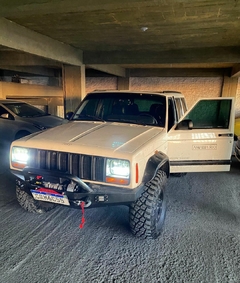 PARA-CHOQUE CHEROKEE SPORT XJ na internet